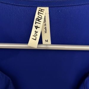 Gorgeous blue dress medium looks really cute!